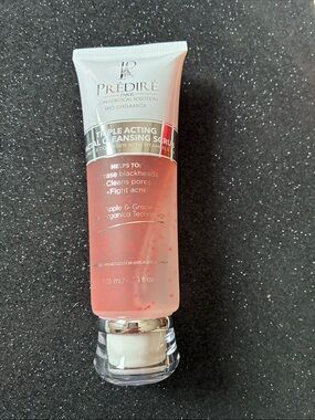Triple Acting Facial Cleansing Scrub in Pink